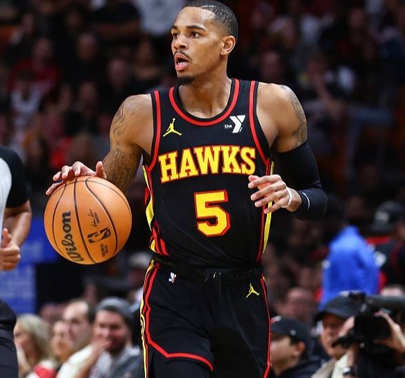 湖人队瞄准亚特兰大明星后卫穆雷或将进行交易谈判