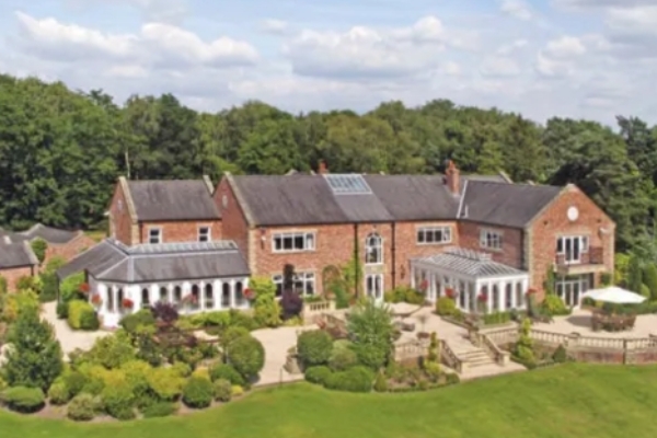 曼城球星格拉利什豪宅遭窃贼入侵百万英镑珠宝被盗