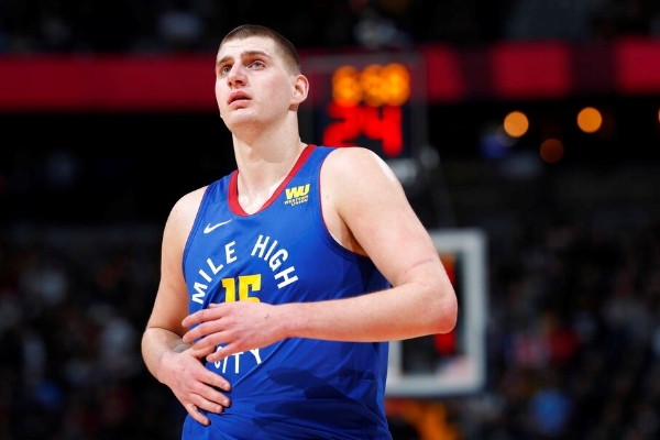 约基奇有多高？