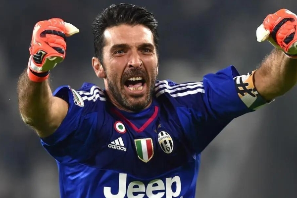 布冯是足坛最伟大的门将吗？