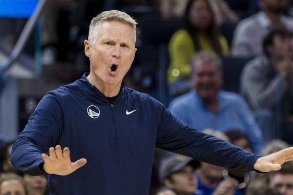 勇士主教练科尔本季第13次变阵探索最佳首发组合