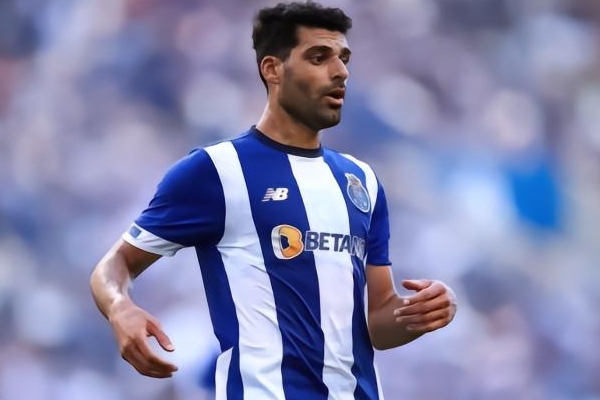 波尔图前锋塔雷米暂离伊朗国家队或因转会事宜