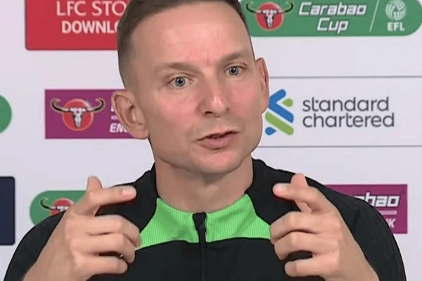利物浦助教林德斯：年轻阵容不成障碍！转会决策仍坚持专业原则