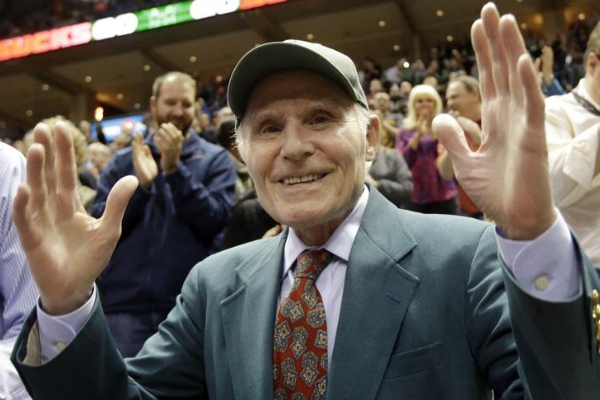 前雄鹿老板赫伯·科尔的财富有多少？