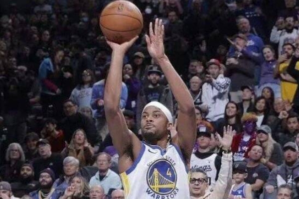 勇士球员穆迪与格林将缺席明日对阵公牛比赛