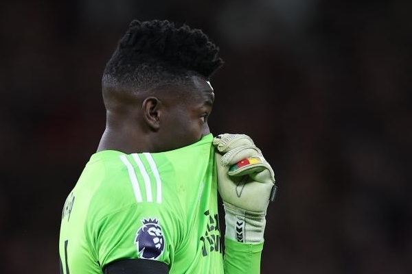 曼联球员奥纳纳受批评：基恩质疑其对禁区的掌控力