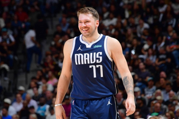 独行侠备战鹈鹕关键球员伤情严峻