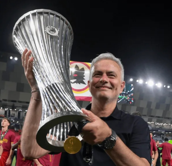 穆里尼奥遭解雇后热刺跟队记者质疑其英超复出的适应性