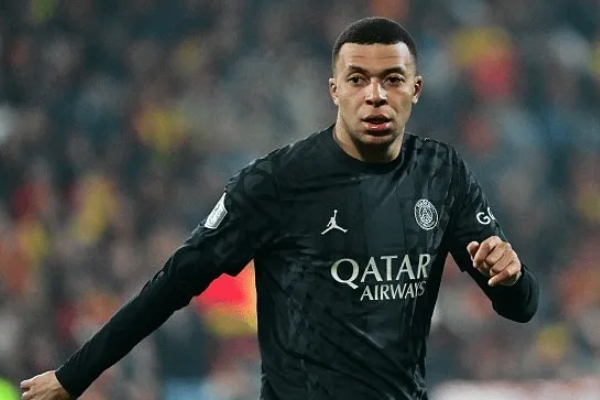 巴黎圣日耳曼继续与姆巴佩展开续约谈判