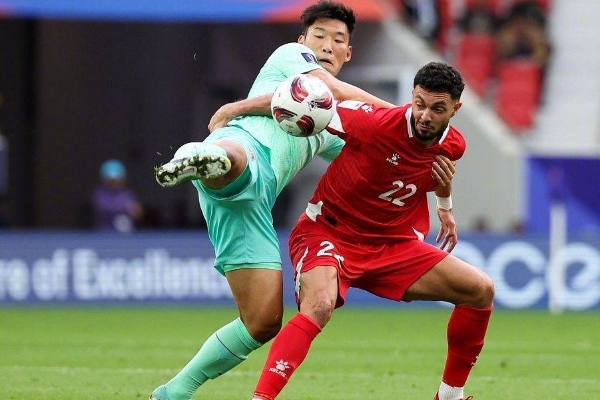 国足亚洲杯低迷主帅秦云喊话：绝境创造自投地狱无门