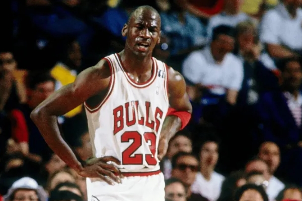 NBA神秘数字揭秘：贾马尔-克劳福德为网友解锁乔丹传奇的历史数据之谜
