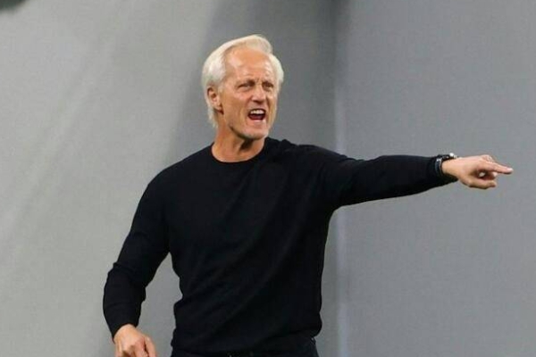 中国香港队0-1不敌伊朗后主教练安德森赞球队表现