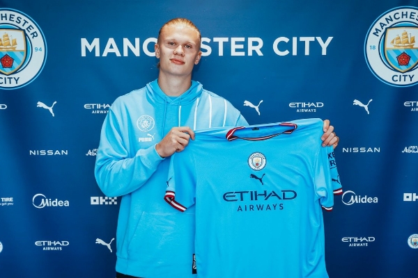 曼城和哈兰德签约了几年？