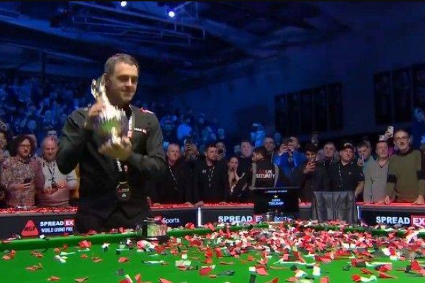 奥沙利文逆袭特鲁姆普斩获斯诺克世界大奖赛冠军