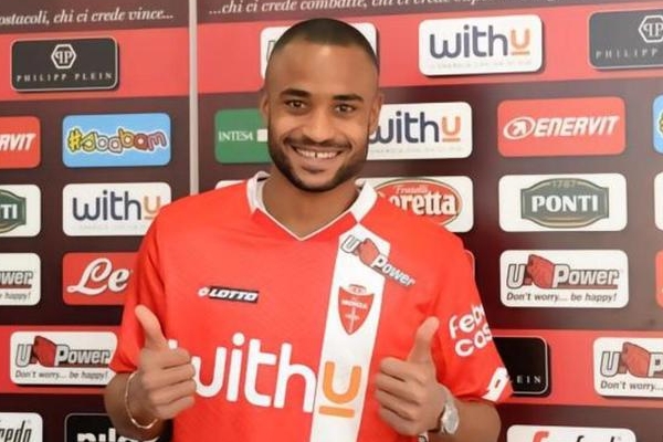 蒙扎足球俱乐部的教练员有什么要求？