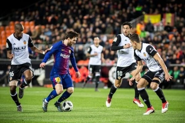 足球队的组织结构是怎样的？