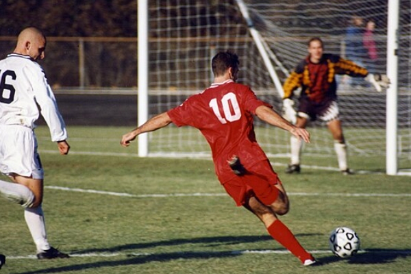 足球是如何演变成全球最受欢迎的运动？