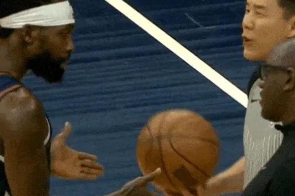 贝弗利遭驱逐！76人惨遭篮网逆转比赛收场令人唏嘘