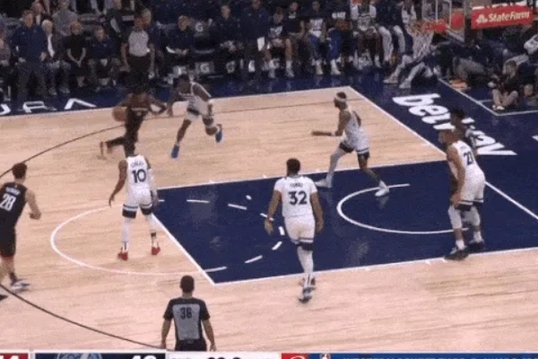 杰伦-格林努力单挑却难以攻破防线