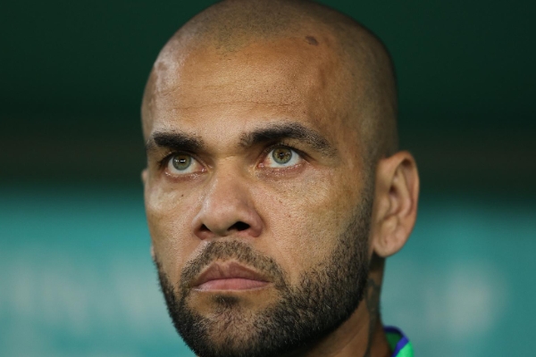 监狱官员启动反自杀协议：巴西球星阿尔维斯或面临长达12年监禁