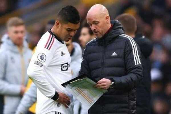 滕哈格解释为何换下胖虎与马奎尔