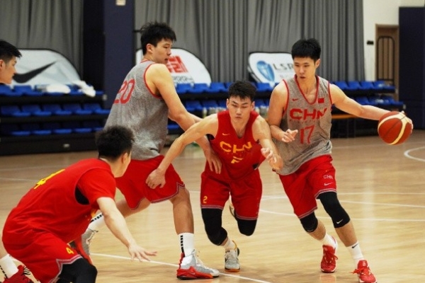 16名男篮集训队员将出征亚洲杯预选赛