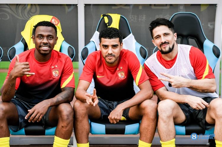 山东泰山队入籍球员费南多荣膺亚冠1/8决赛首回合最佳球员