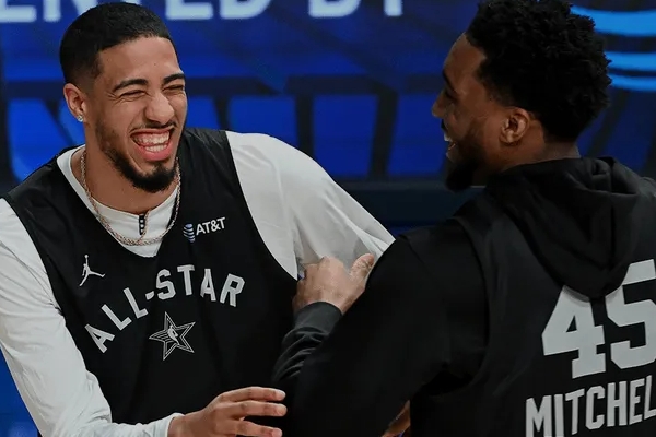 利拉德狂砍39分成为全明星MVP