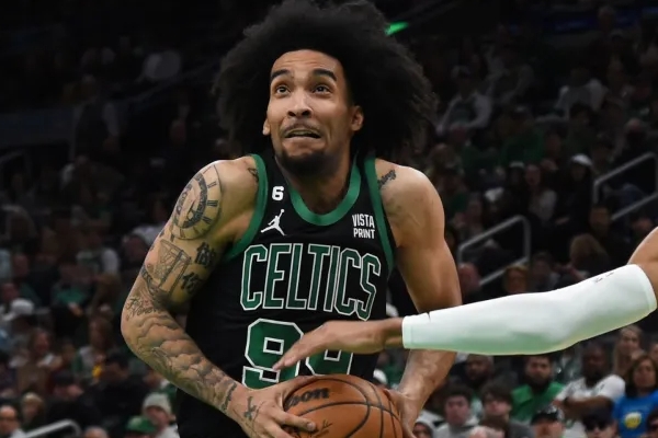 奇才队与球员贾斯汀-尚帕尼签下10天合同