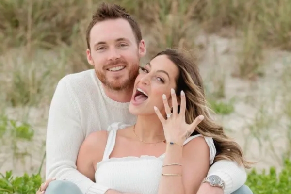 雄鹿后卫康诺顿喜宣订婚