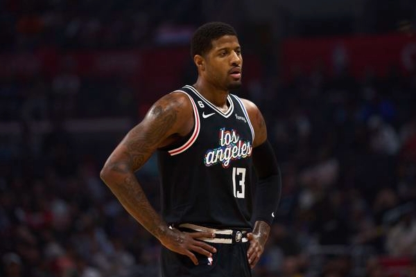 乔治和利拉德谁的历史地位更高？