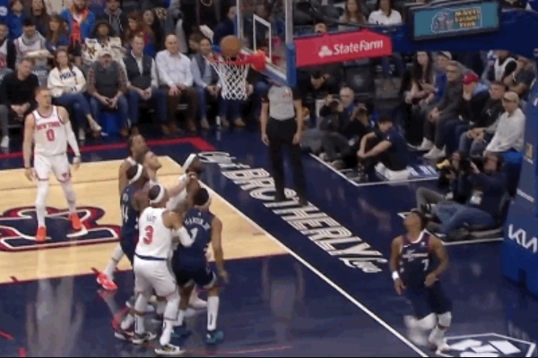 马克西独揽35分助尼克斯轻松击败76人