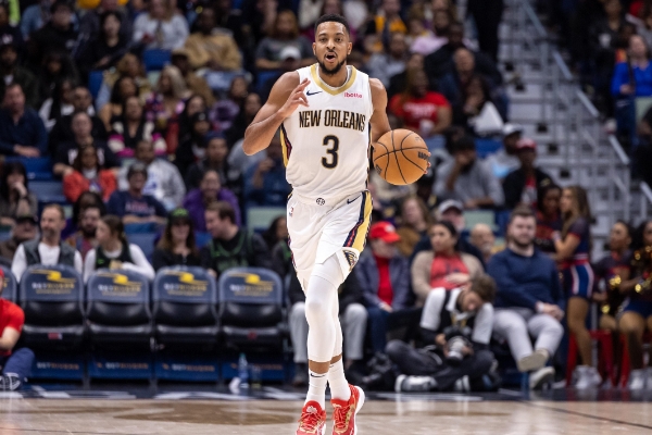 麦科勒姆领军助鹈鹕31-27领先火箭