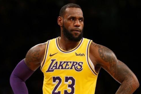 詹姆斯的历史地位超过邓肯了吗？