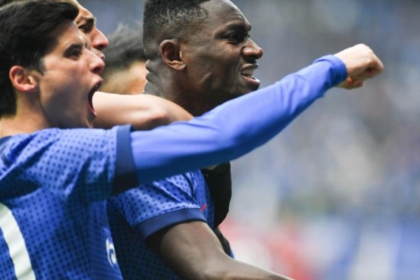 《足球报》称赞上海申花赛季前准备与人员构成