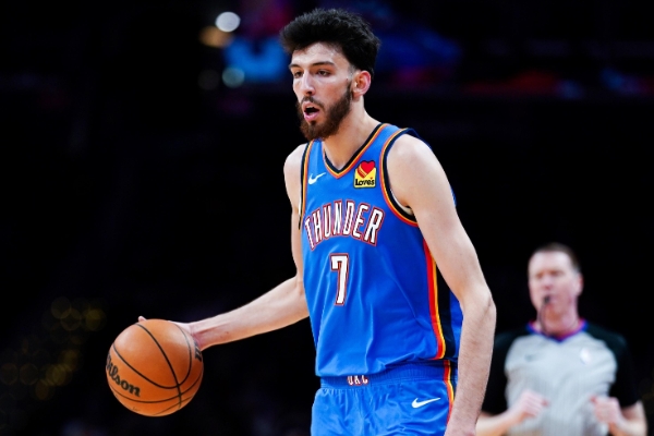 霍姆格伦独砍29分助雷霆客场逆转击败火箭