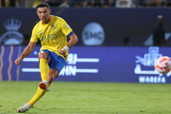 利雅得青年计划对C罗不雅手势提出投诉