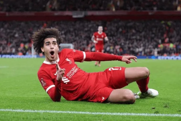 小将丹斯双进球助利物浦轻取南安普顿