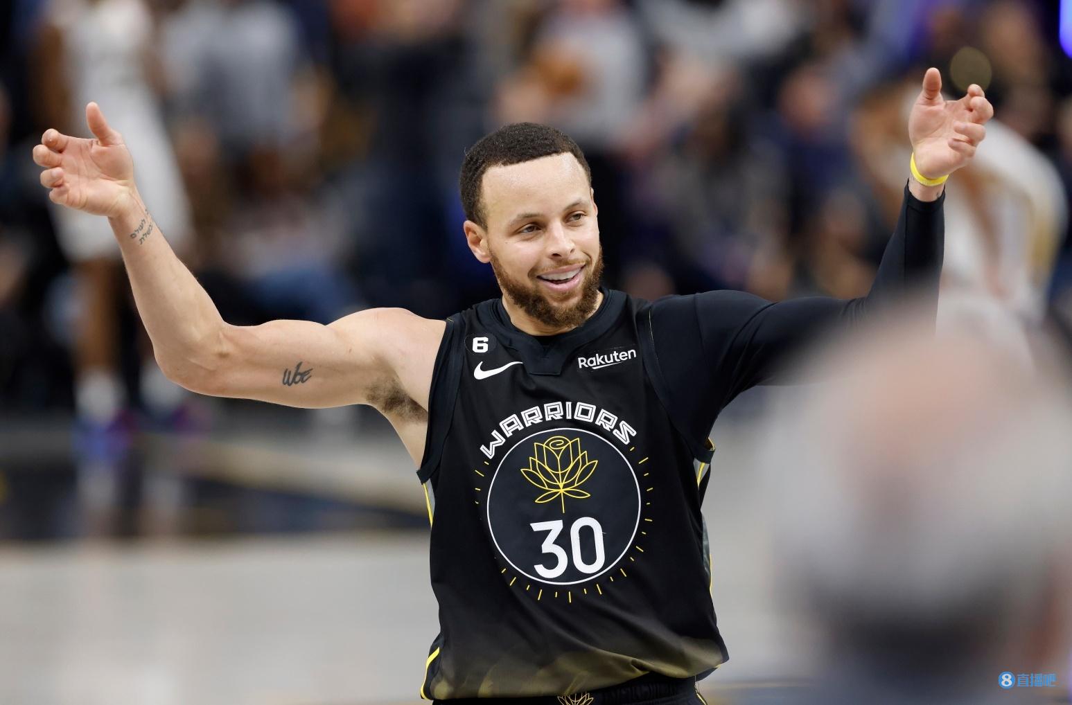 库里个人表现亮眼率领勇士上半场领先尼克斯