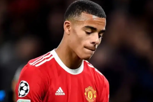 曼联球员格林伍德怎么了？