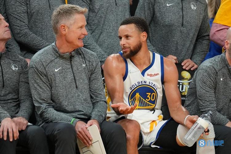 库里首节狂揽8篮板后科尔惊叹:或将创下全场纪录