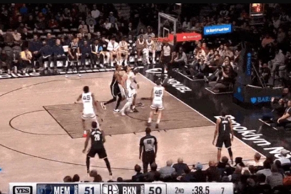 施罗德率领篮网反超比分