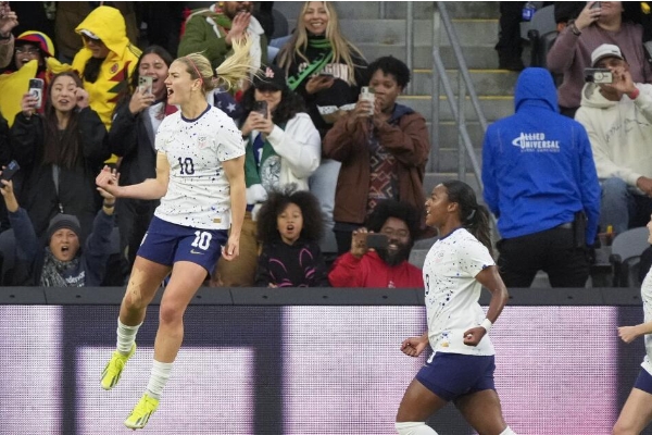 美国女足3-0大胜哥伦比亚：摩根无畏对峙震撼赛场
