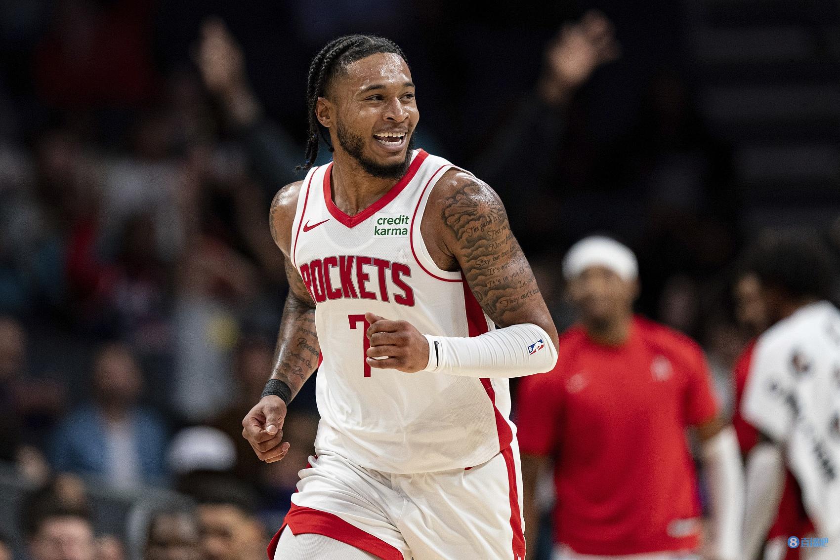 火箭半场战胜快船惠特摩尔表现出色
