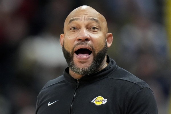 湖人主帅哈姆的工作资料意外丢失被球迷意外购得