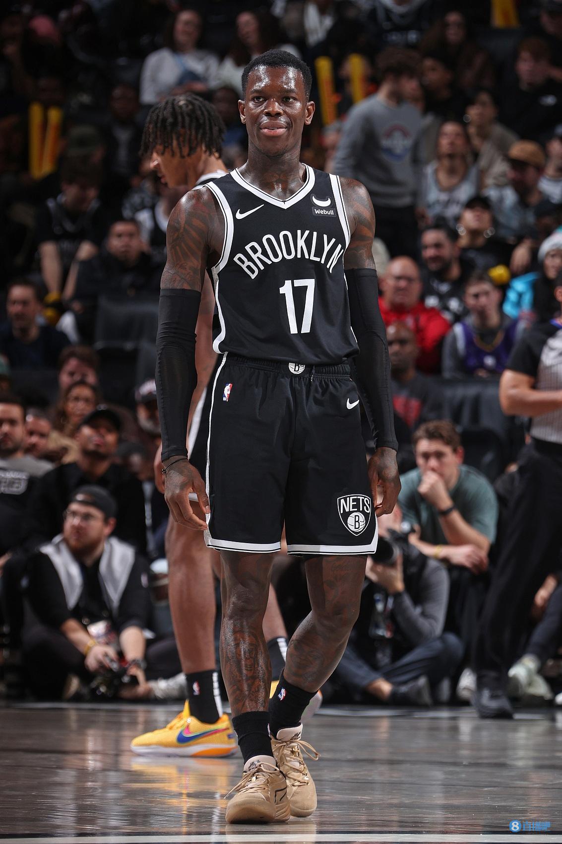 施罗德31分狂轰不敌活塞