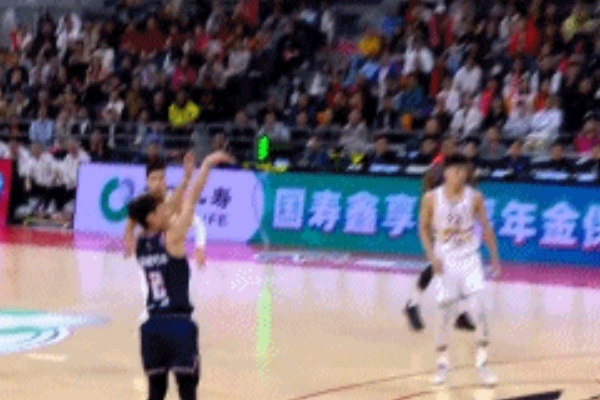 胡明轩与徐杰合砍35分助广东男篮加时战胜北控男篮