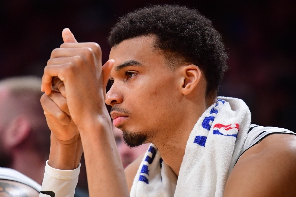 马刺不敌勇士后文班谈伤愈复出：感觉很好