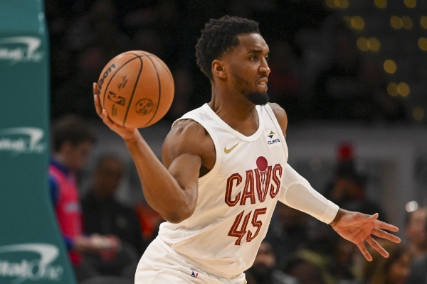 骑士116-95大胜鹈鹕：米切尔复出表现一般