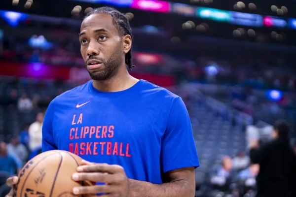 伦纳德罚球表现不佳遭半场鹈鹕领先6分